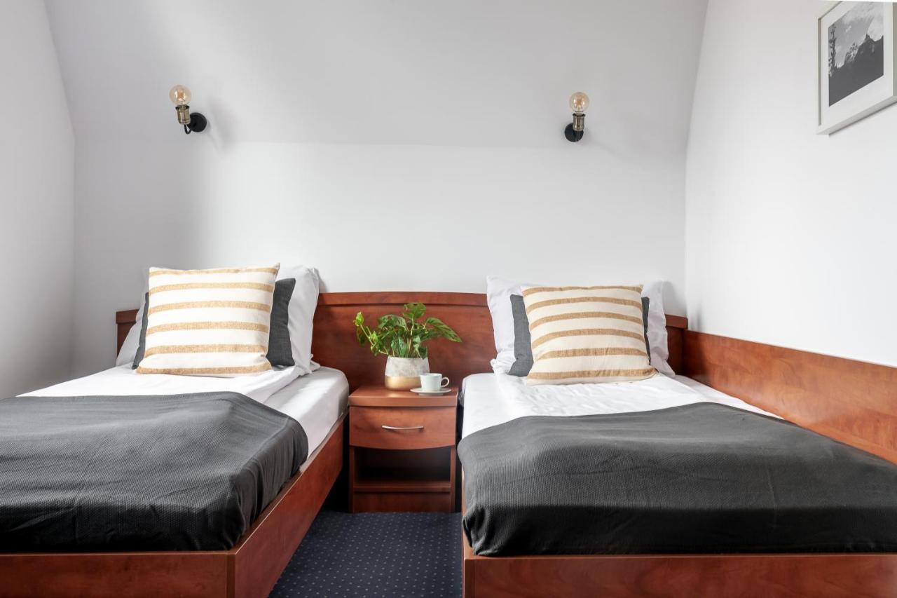 Oberza Pod Roza Restauracja, Sauny, Jacuzzi Bed & Breakfast โนวือตาร์ก ภายนอก รูปภาพ